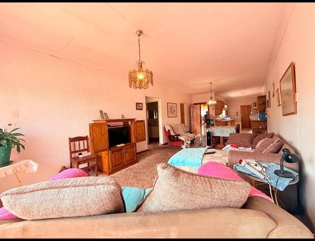 2 BEDROOM TOWNHOUSE FOR SALE IN VANDERBIJLPARK SE 2